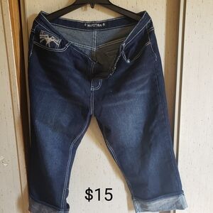 Women's Navy Cropped Jeans